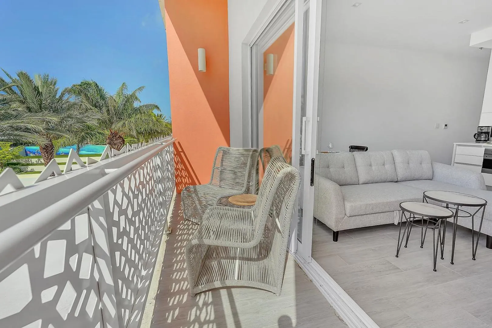 Modern 1Br Condo, 2 Min Walk To Prime Seven Mile Beach, The Grove Unit 33 West Bay Appartamento