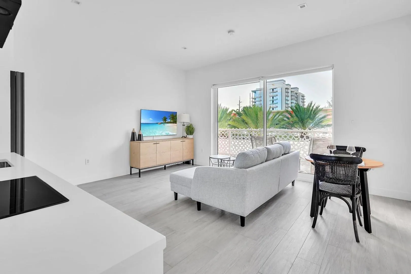 Modern 1Br Condo, 2 Min Walk To Prime Seven Mile Beach, The Grove Unit 33 West Bay Isole Cayman