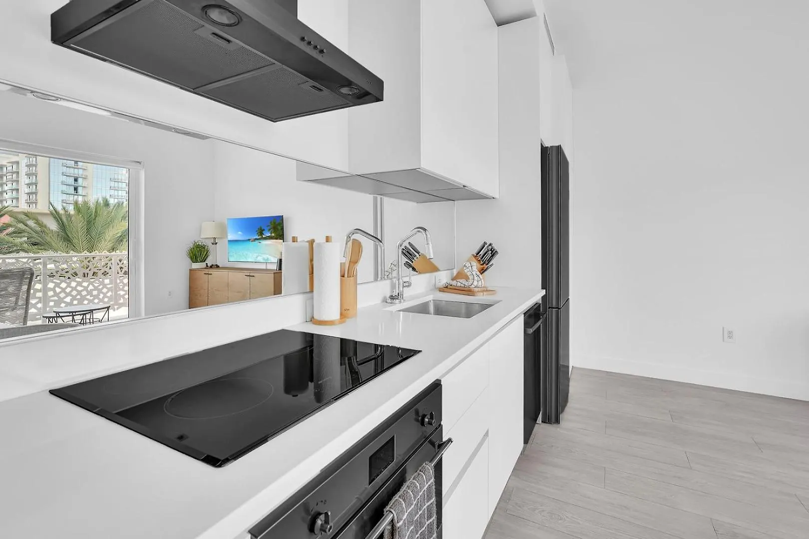 Modern 1Br Condo, 2 Min Walk To Prime Seven Mile Beach, The Grove Unit 33 West Bay Appartamento
